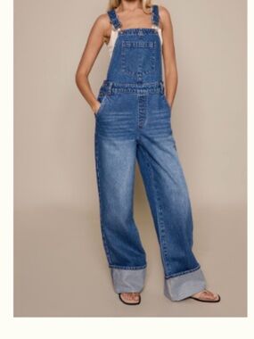 PrettyLittleThing Mid Wash Blue Denim Wide-Leg Overalls NWT Size 8